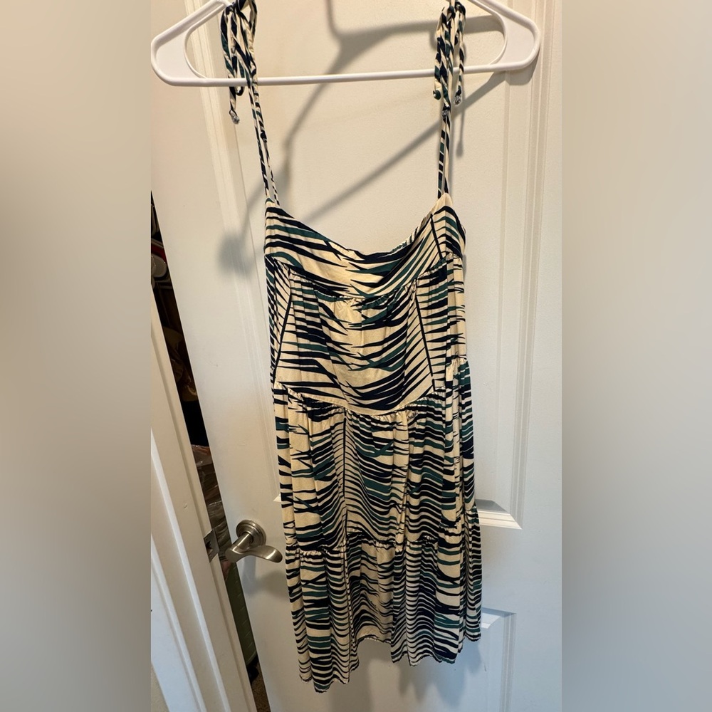 Manuheali'i dress.  Size M/L.  Can fit a size small. Excellent condition.